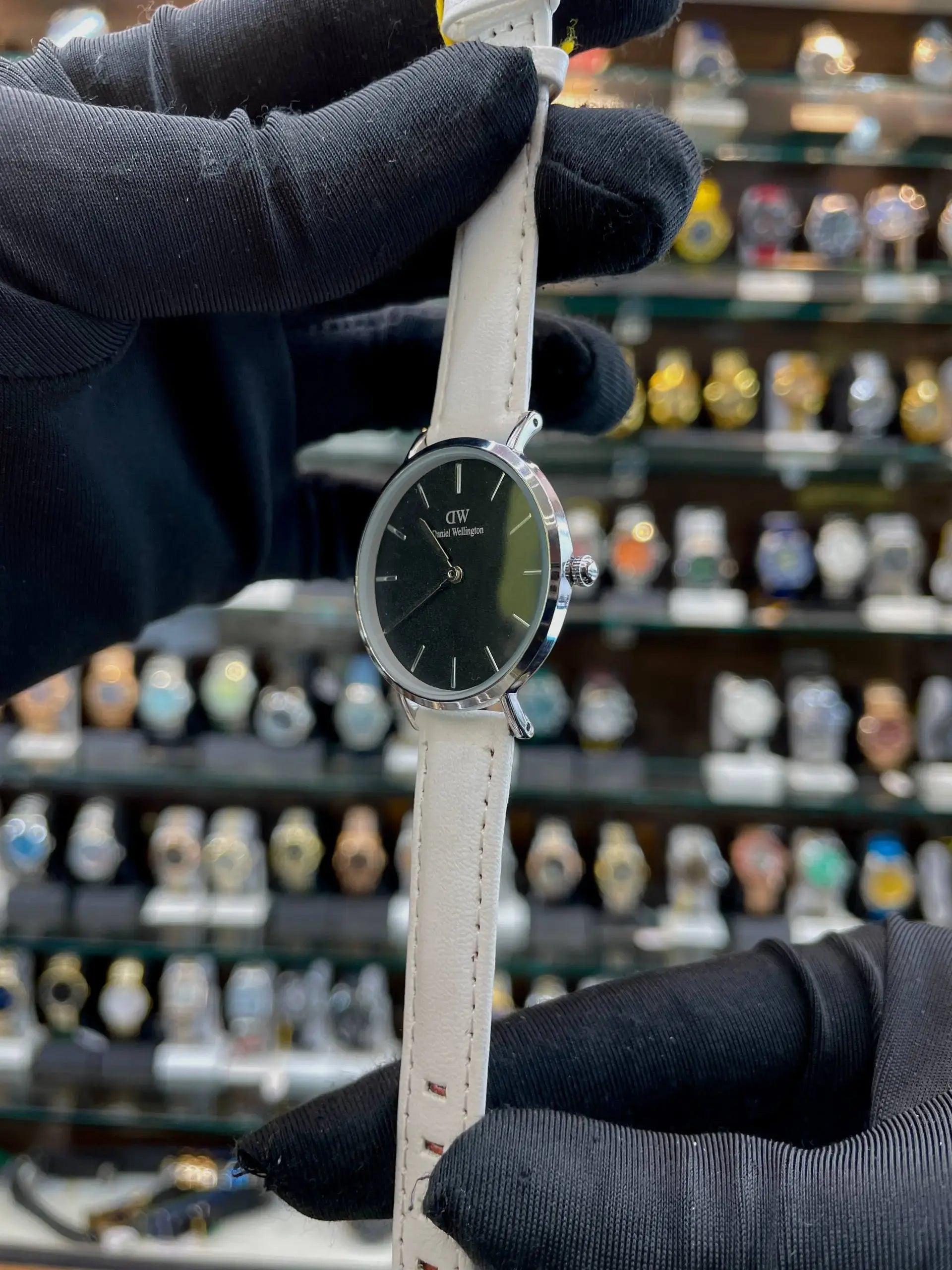 Daniel Wellington (dw) for girls in leather