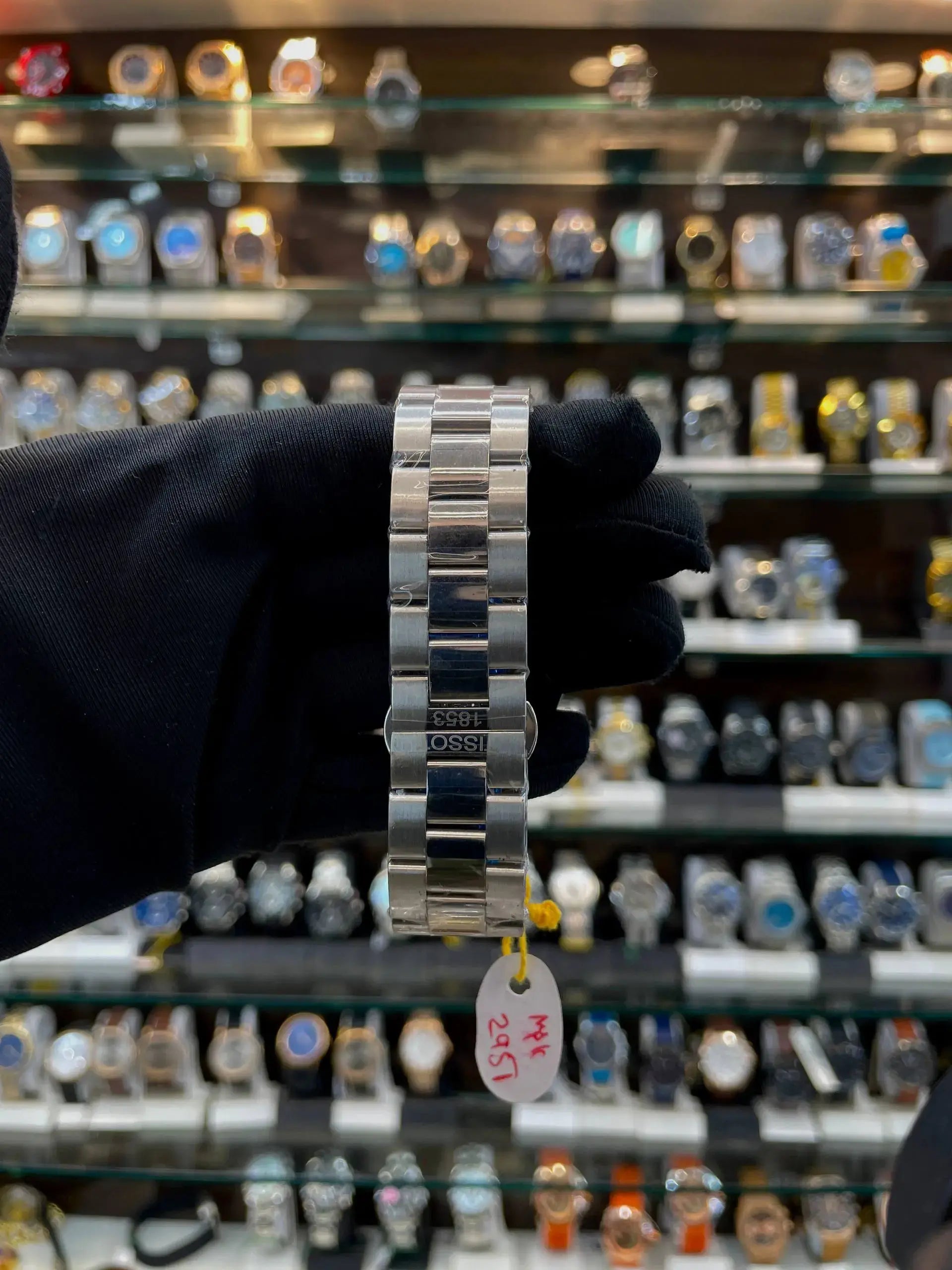 Tissot powermatic 80 silicium now in quartz in black