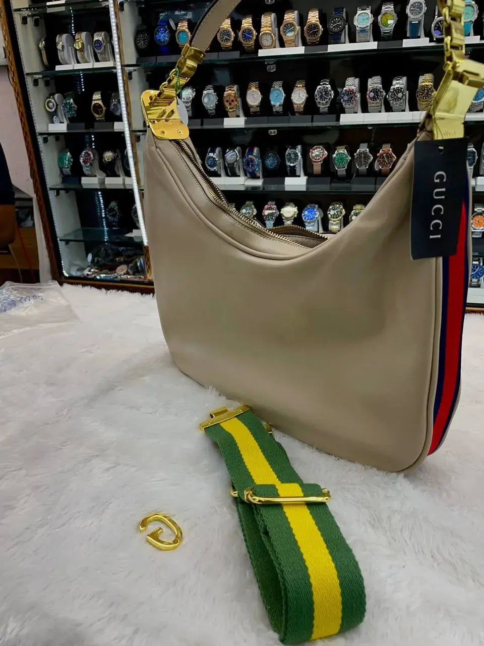 Gucci sling slide bag for girls gold zip