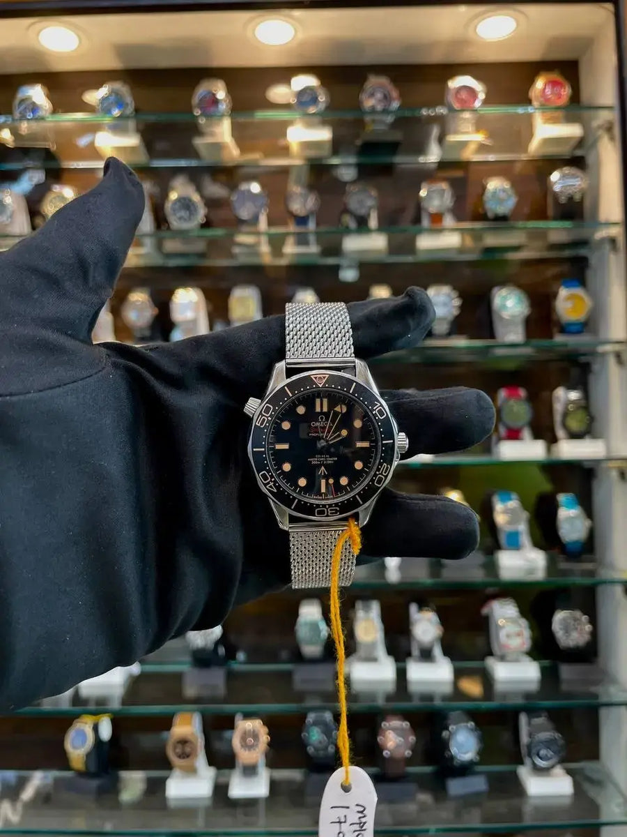 Omega seamaster james bond in master