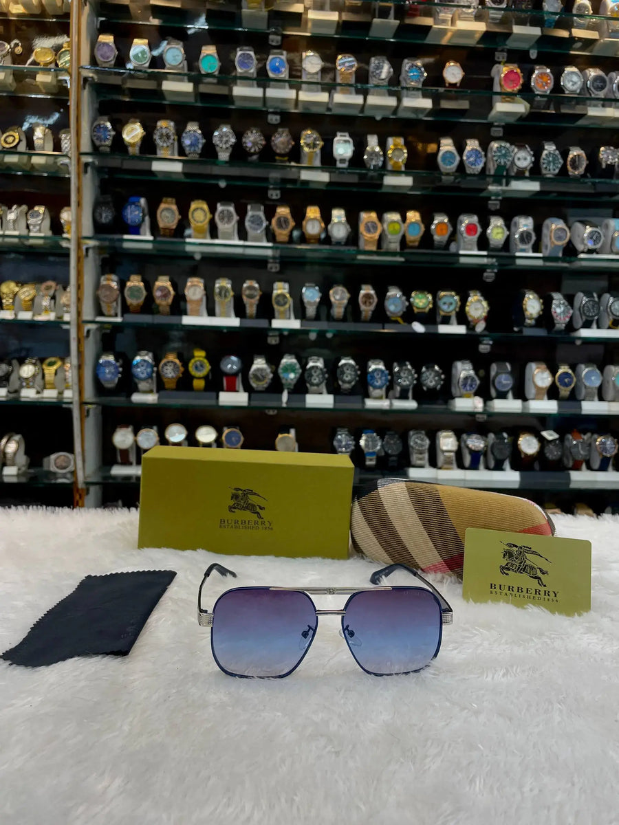 Burberry now in master piece for mens blue
