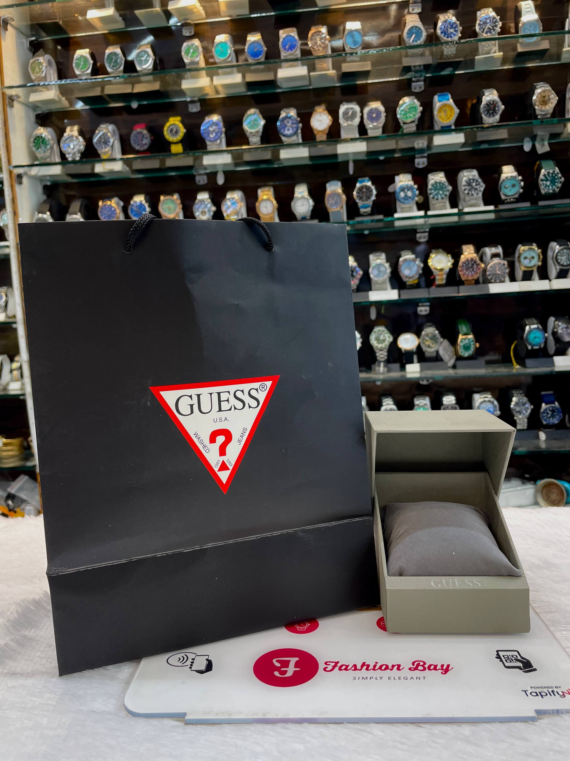 GUESS OG BOX