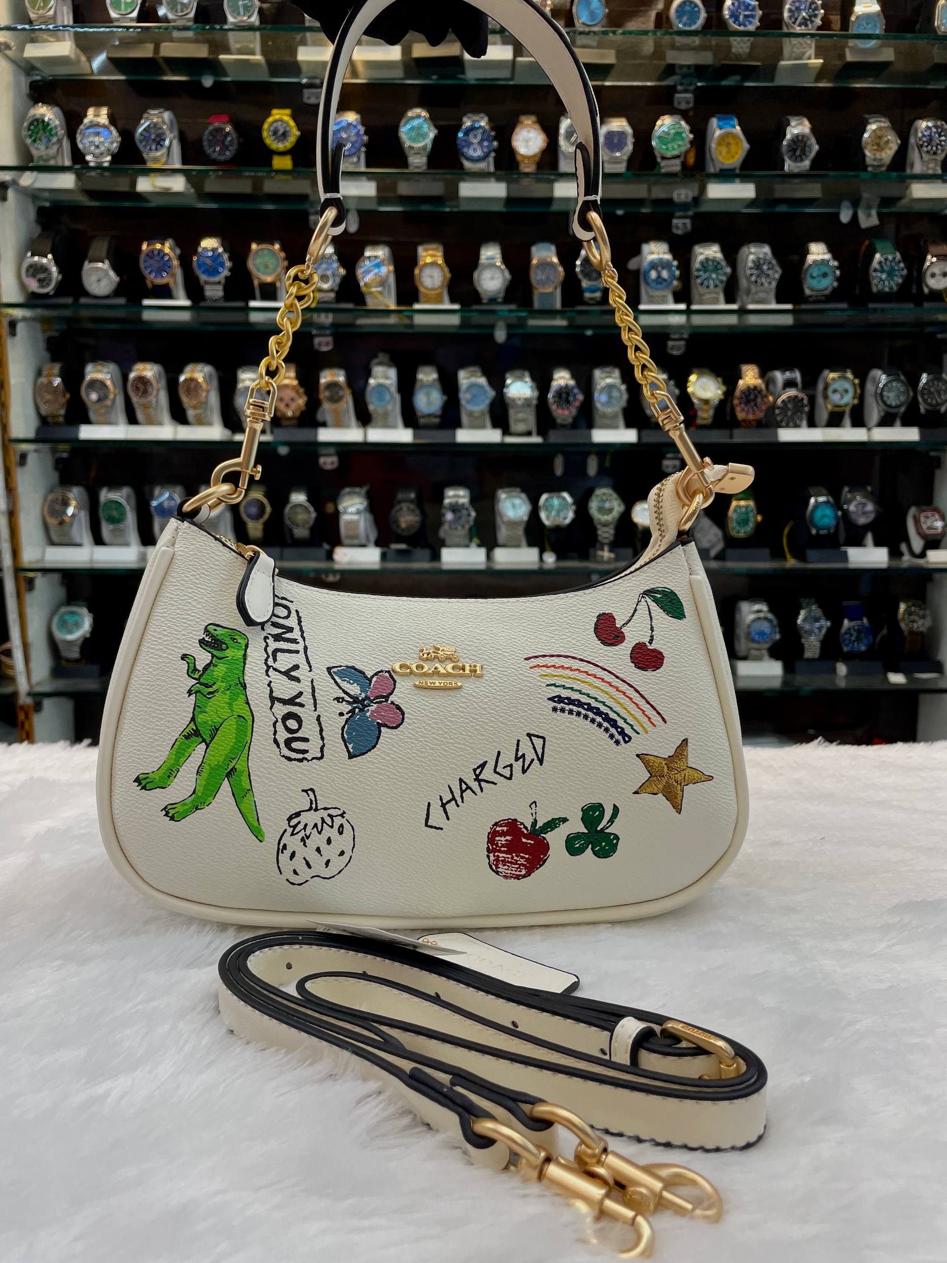 COACH TERI SHOULDER BAG WITH SKETCH PRINT 🐾 IN MASTER PIECE