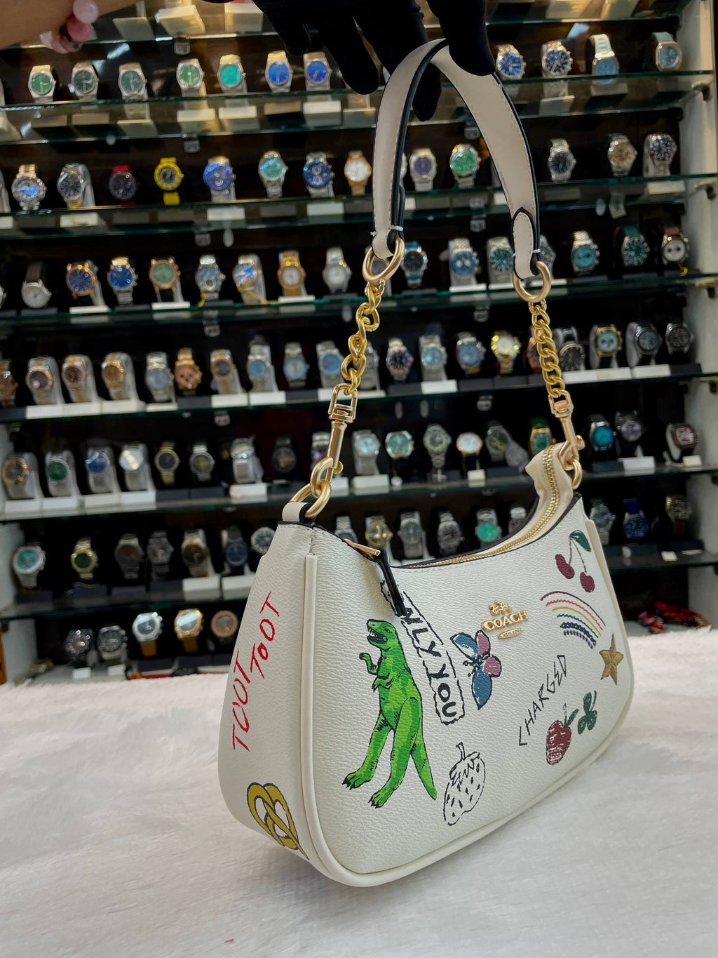COACH TERI SHOULDER BAG WITH SKETCH PRINT 🐾 IN MASTER PIECE