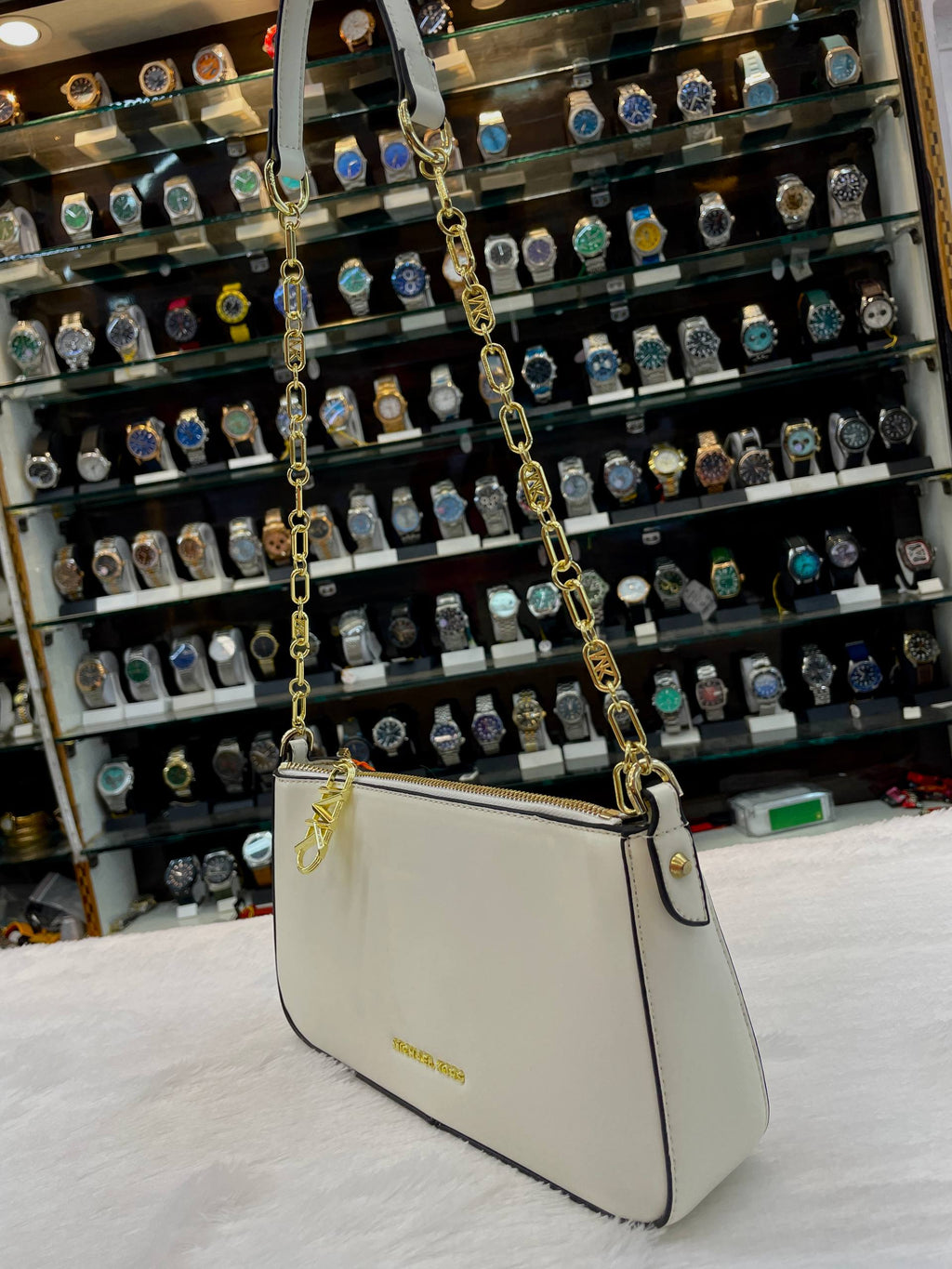 MICHAEL KORS EMPIRE MEDIUM CHAIN-LINK POCHETTE PREMIUM SLING BAG
