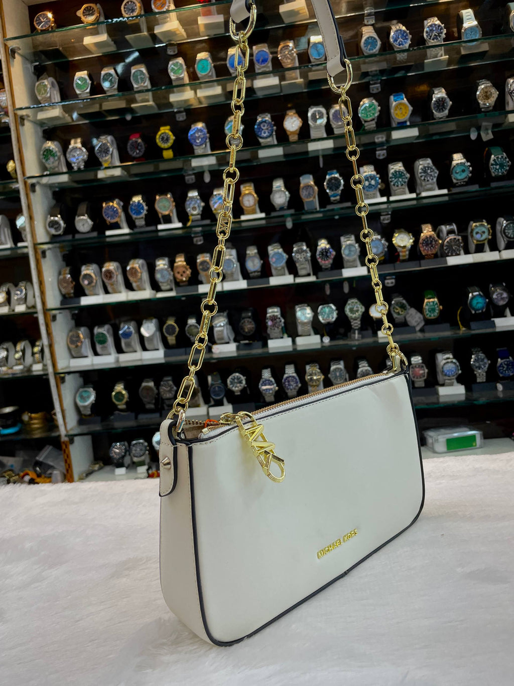 MICHAEL KORS EMPIRE MEDIUM CHAIN-LINK POCHETTE PREMIUM SLING BAG