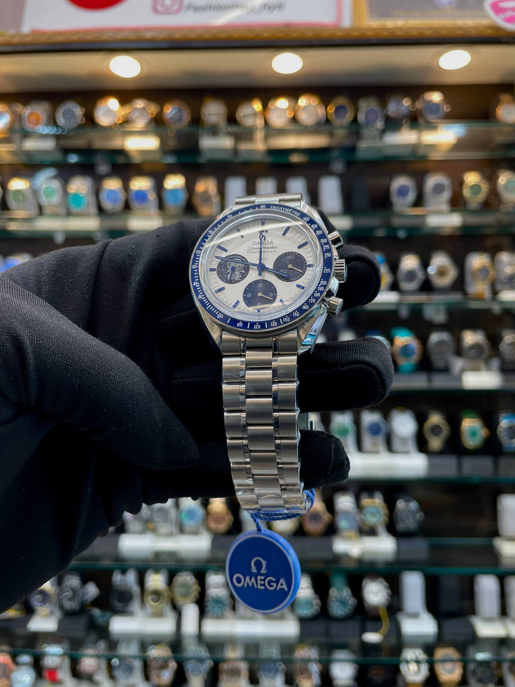 OMEGA SPEEDMASTER SILVER SNOOPY AWARD IN ETA SWISS MACHINE