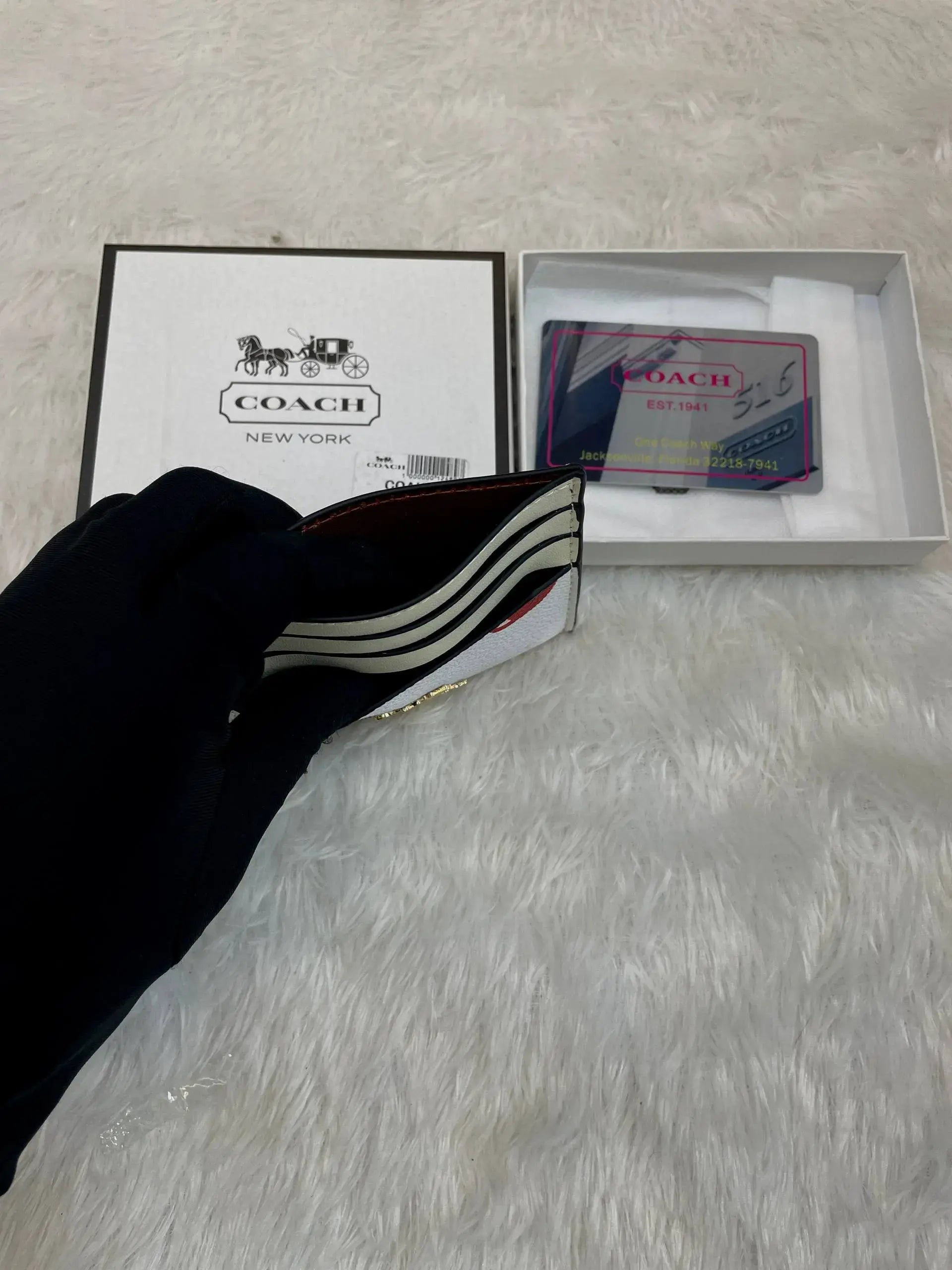 Coach card holder for girls in cherry