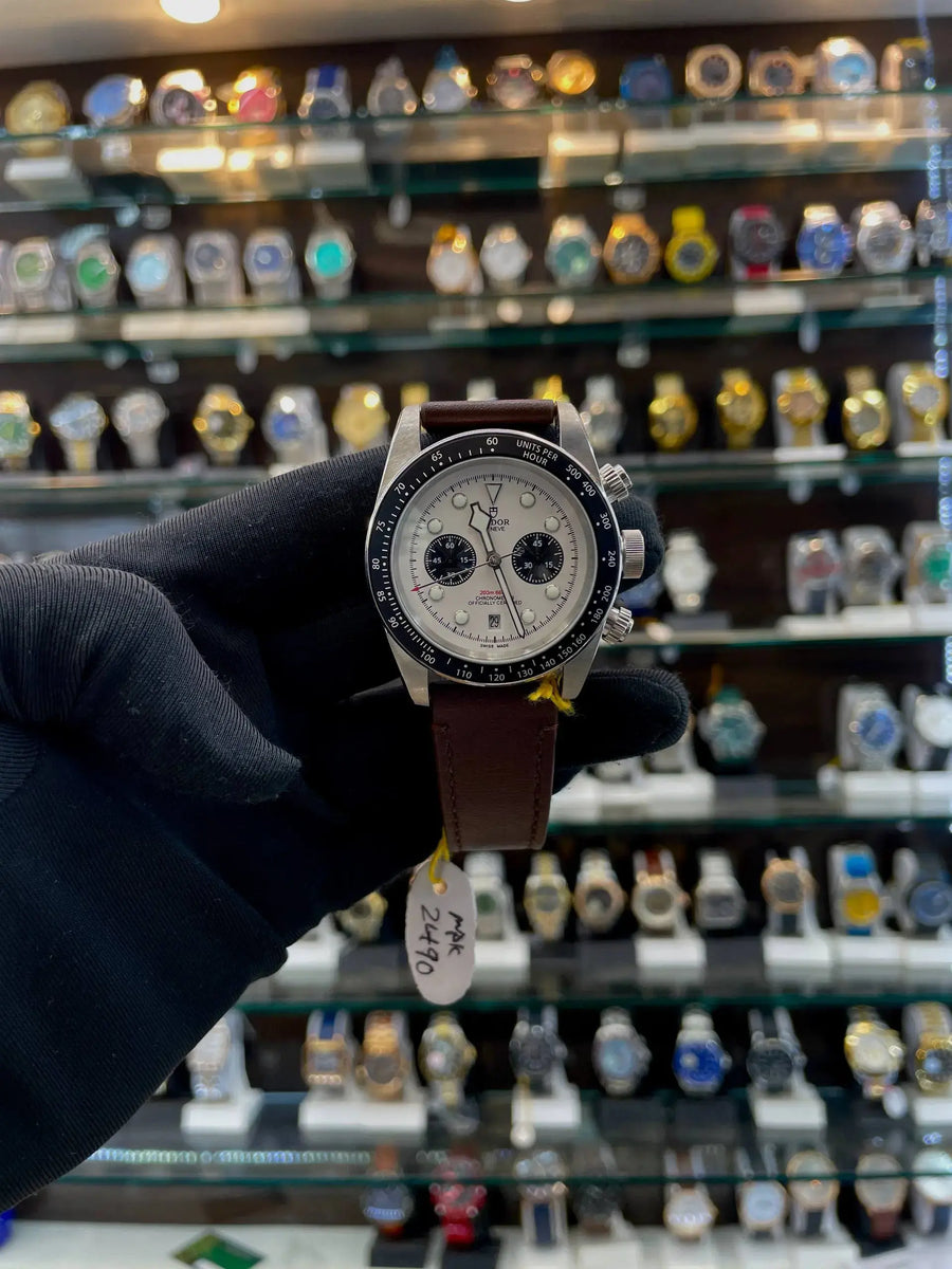 Tudor black bay chrono m79360n-0008 in master piece