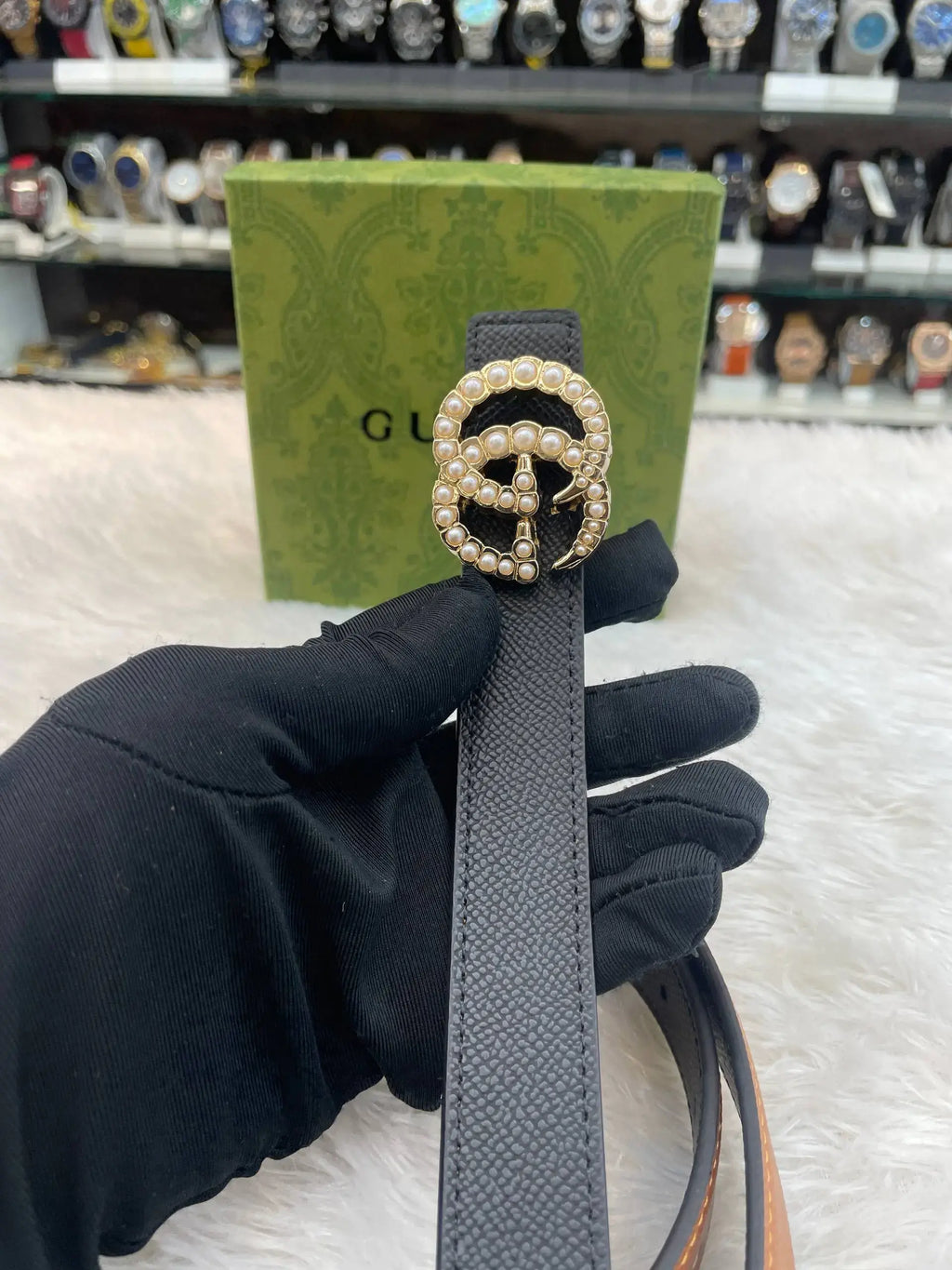 Gucci gg monogram pearl lock