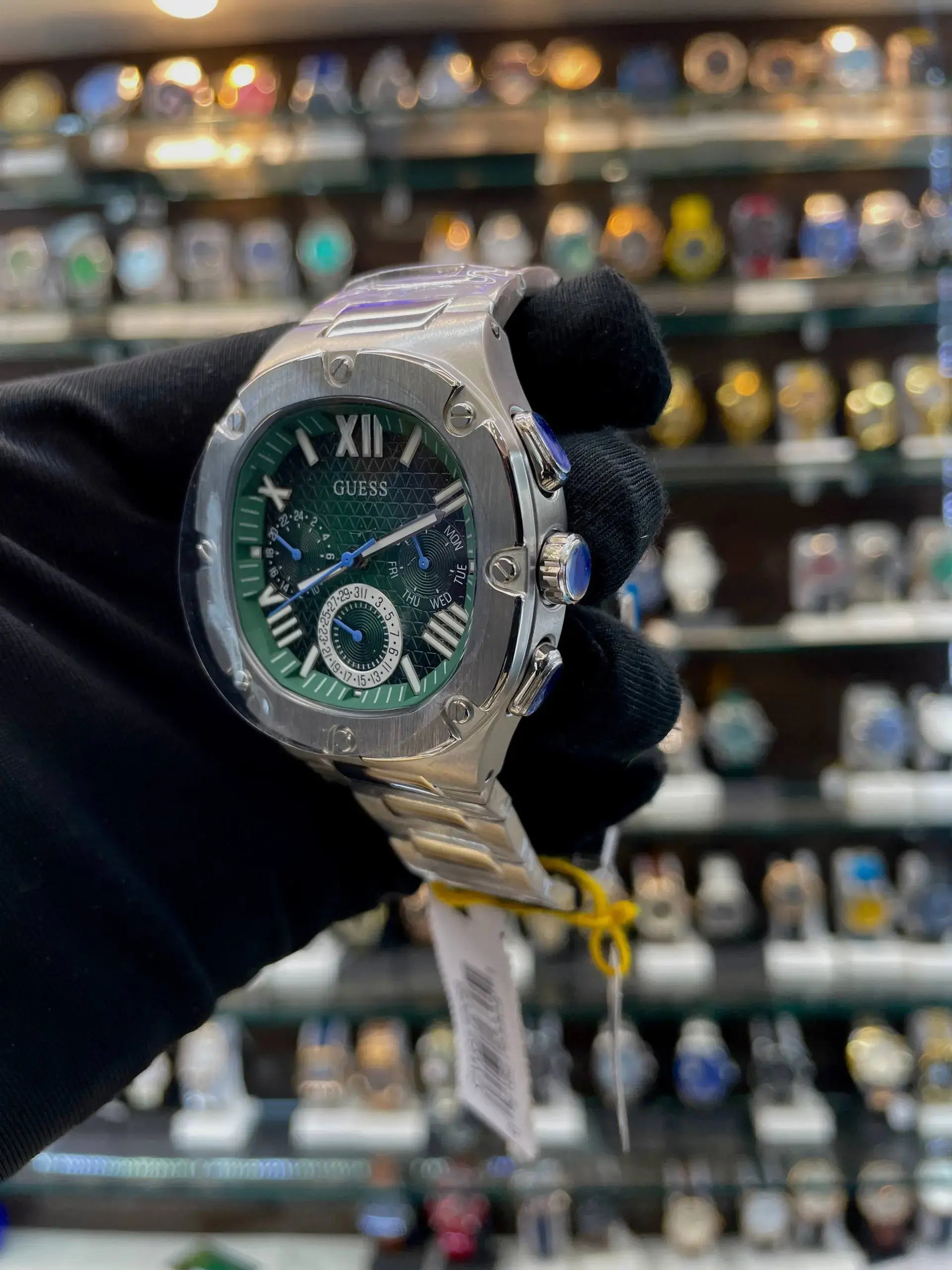 Guess men headline now in master piece for mens