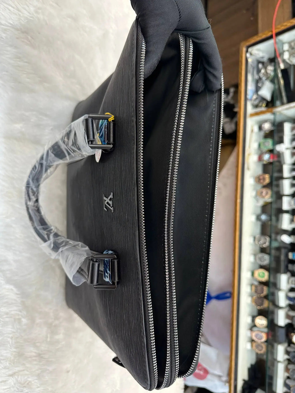 Louis vuitton (lv) laptop bag in heavy quality