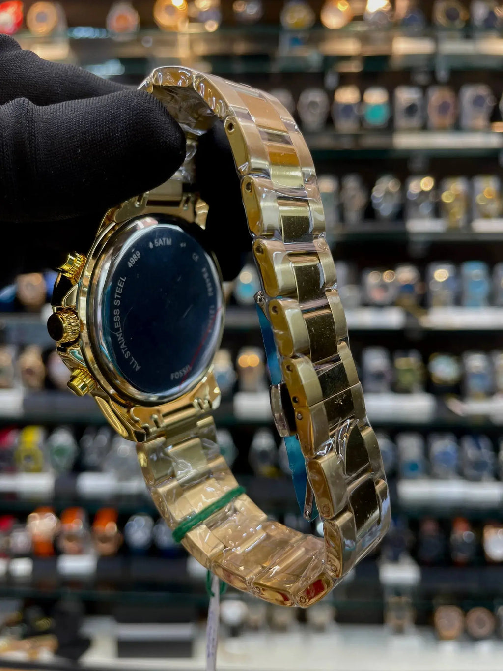 Fossil now in casual wear for mens full gold