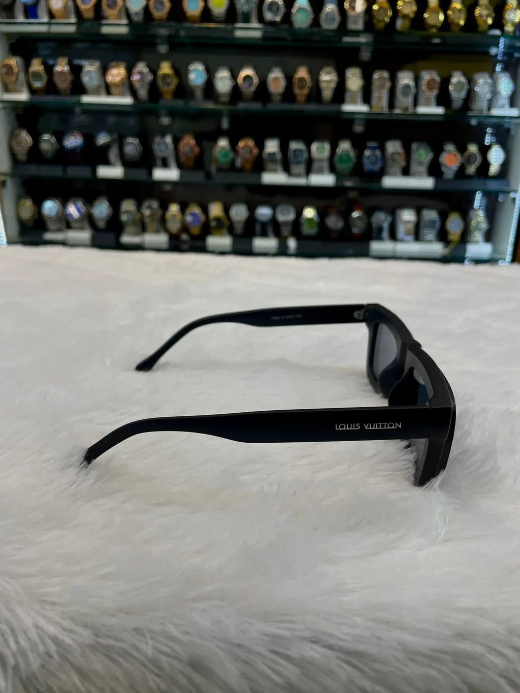 Louis vuitton (lv) square frame in master piece