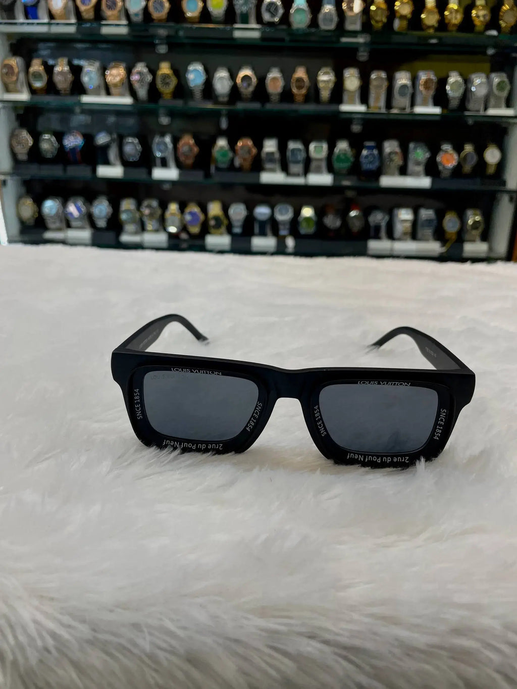 Louis vuitton (lv) square frame in master piece
