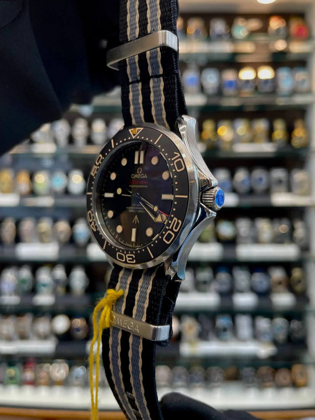 Omega seamaster jamesbond in master piece dual strap