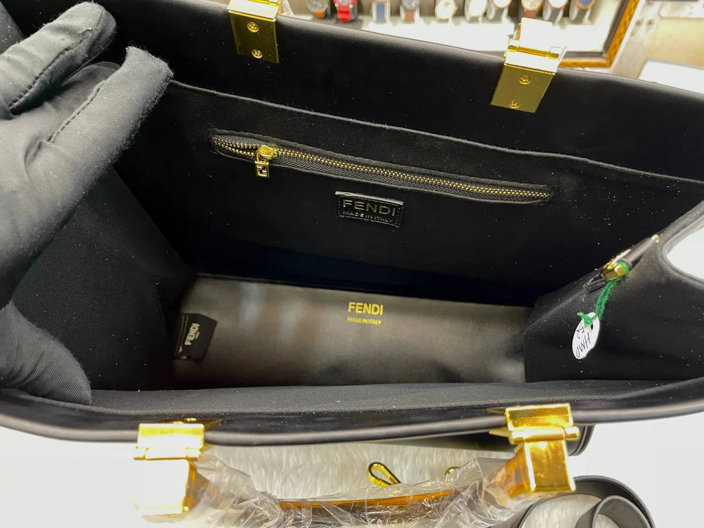 Fendi sunshine medium black leather bag in master piece for girls