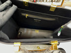Fendi sunshine medium black leather bag in master piece for girls