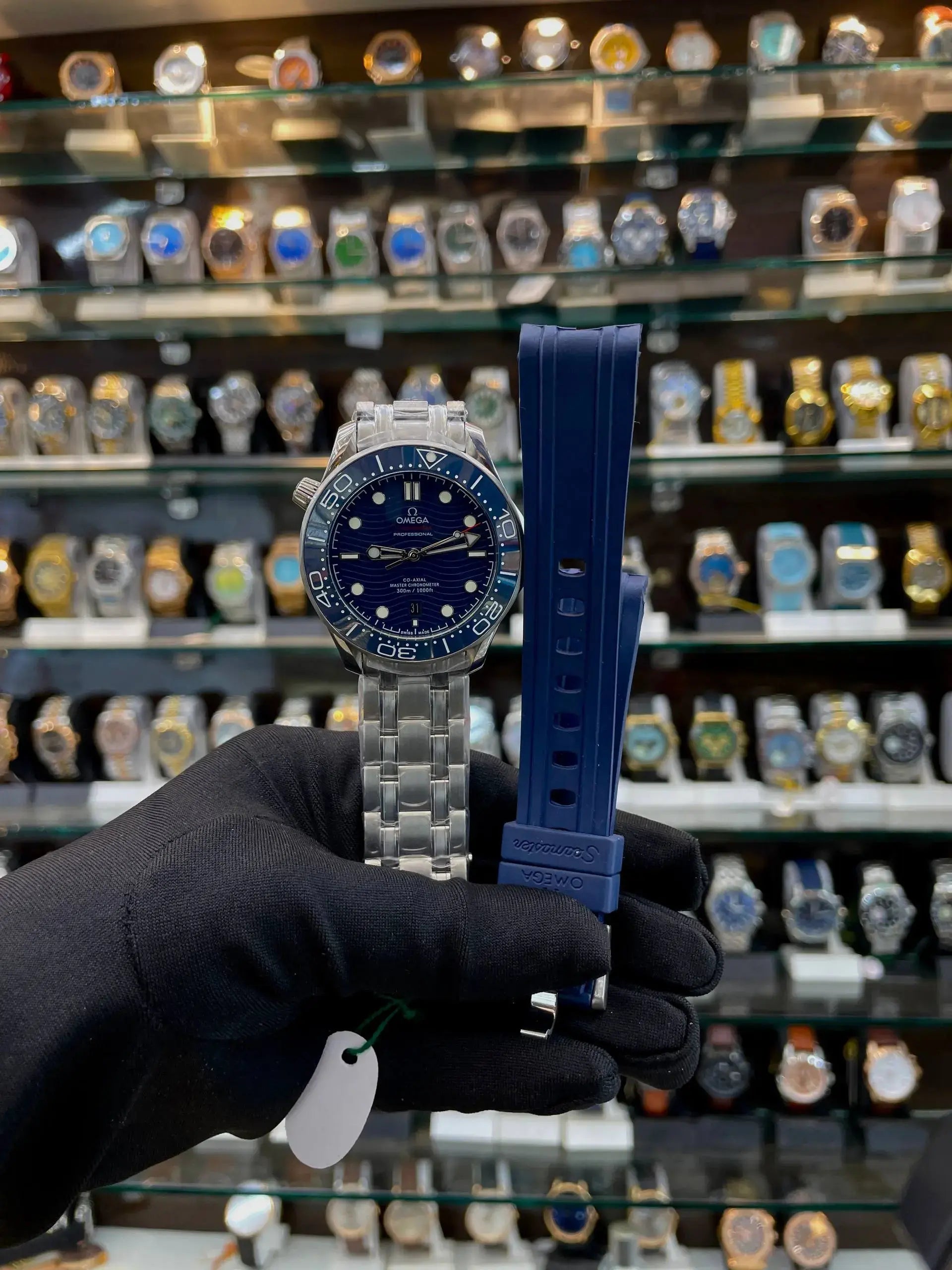 Omega seamaster diver 300 m chronometer blue dial piece dual strap