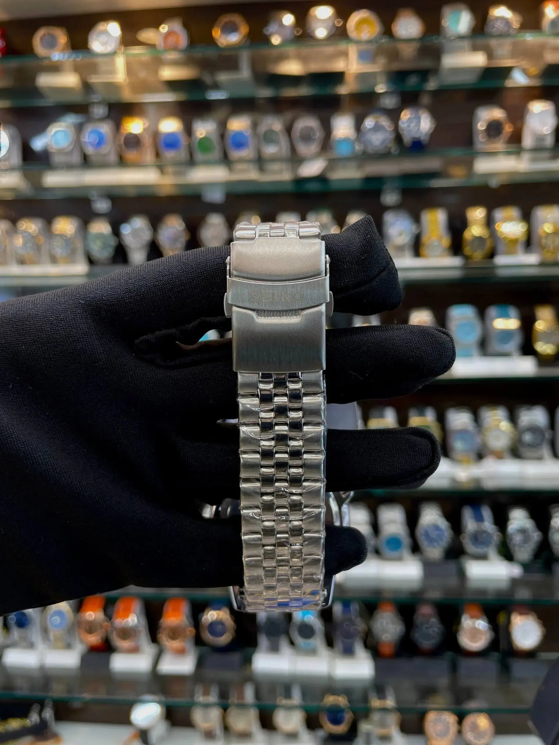 Seiko gmt now in under budget for mens silver in orange dial