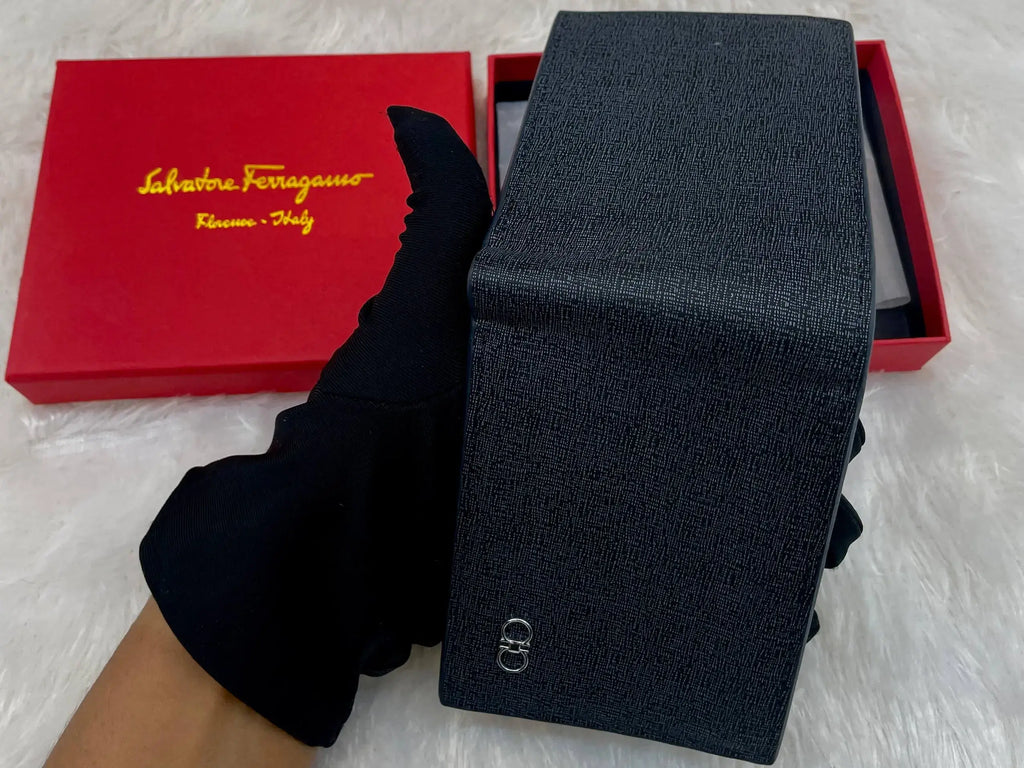 Ferragamo premium  wallet for mens