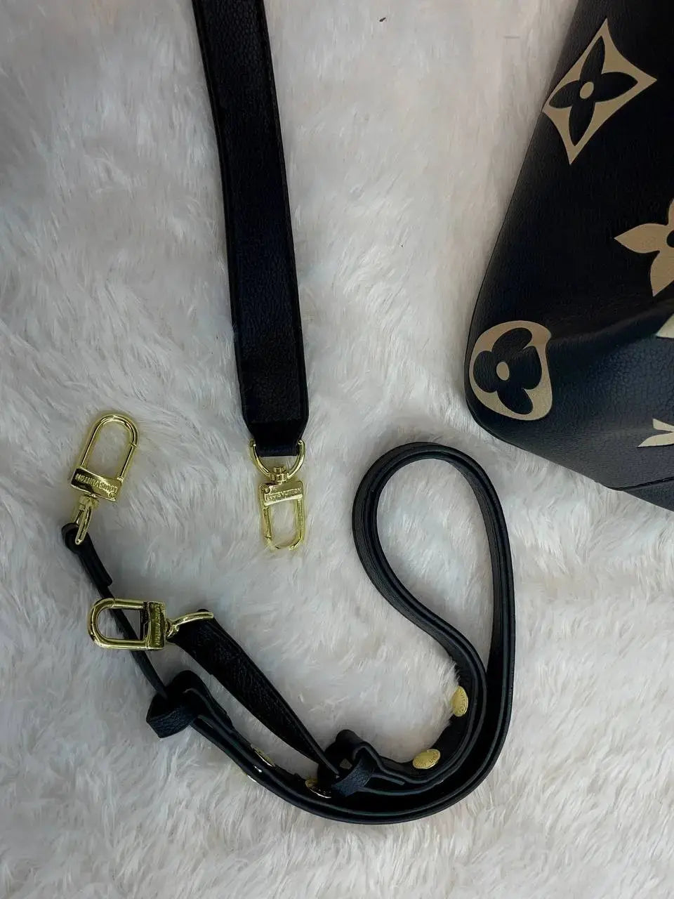 Louis Vuitton lv premium sling bag