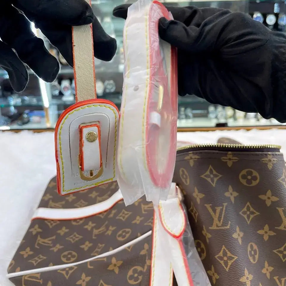 Louis Vuitton lv premium duffle bag