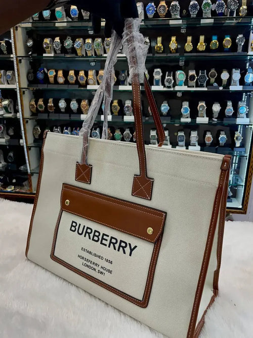Burberry handbag for girls in heavy quality