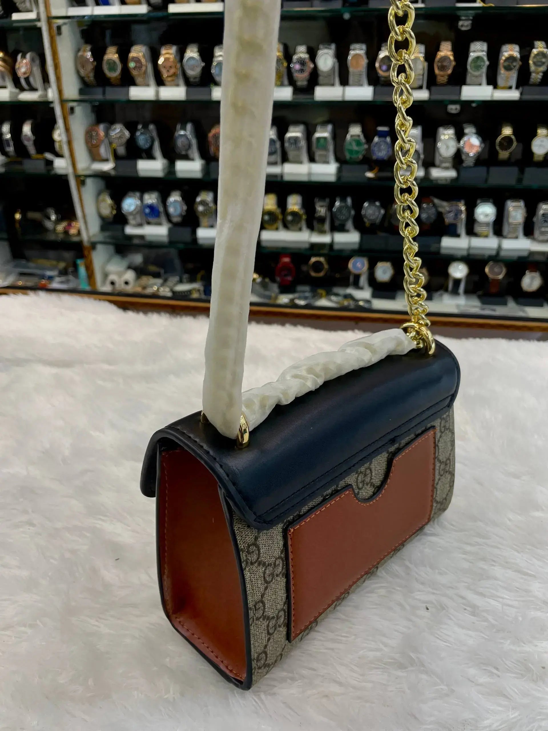 Gucci padlock gg supreme shoulder bag -beige for girls master piece