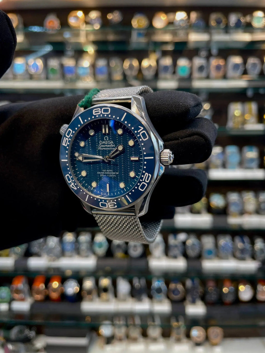 Omega seamaster divers 300m james bond edition dual strap in master piece