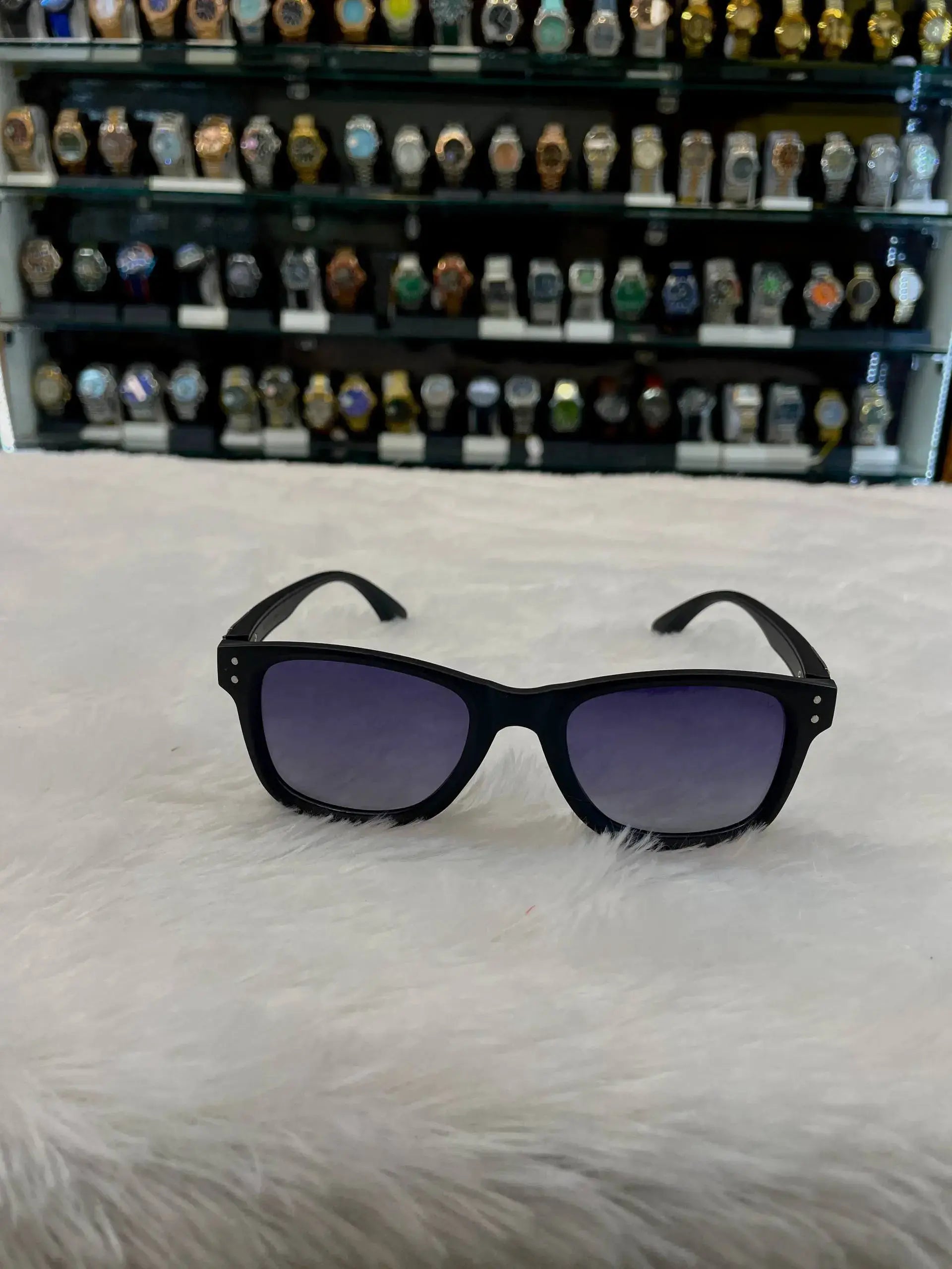 Tom Ford logo sunglasses for men in master piece