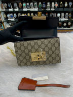 Gucci padlock gg supreme shoulder bag -beige for girls master piece