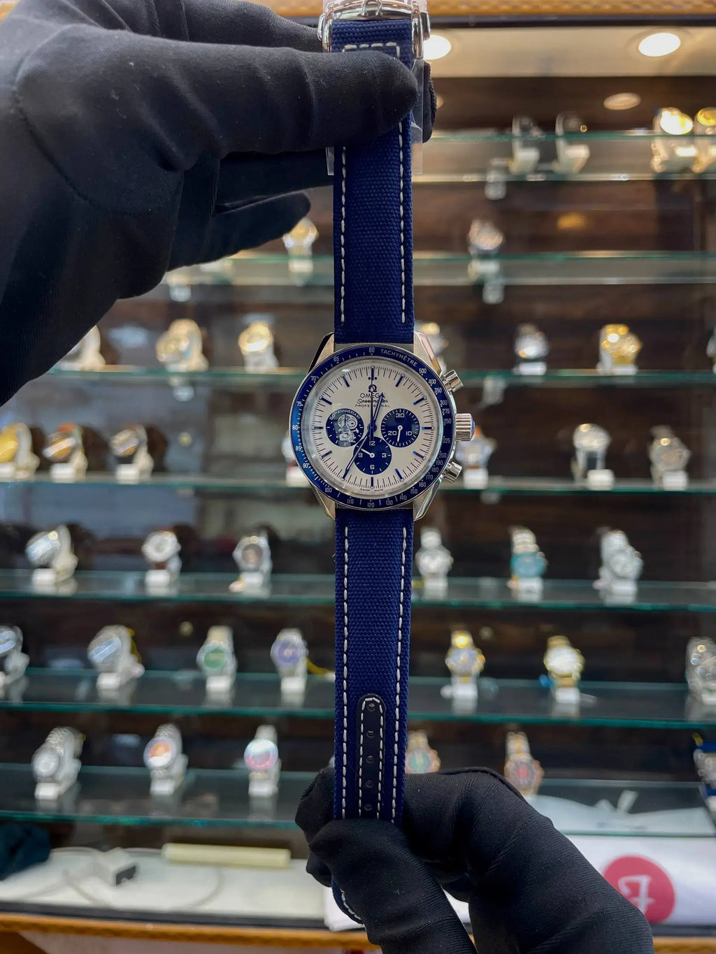 Omega speedmaster 50th anniversary silver snpooy award in master piece