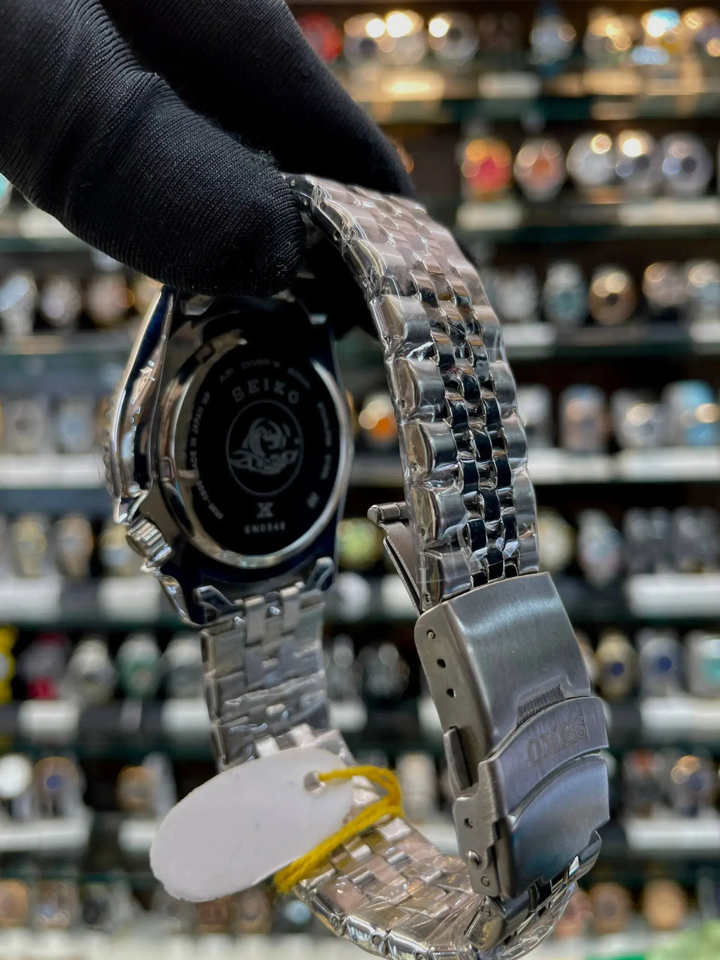 Seiko gmt now in under budget for mens silver in white dial