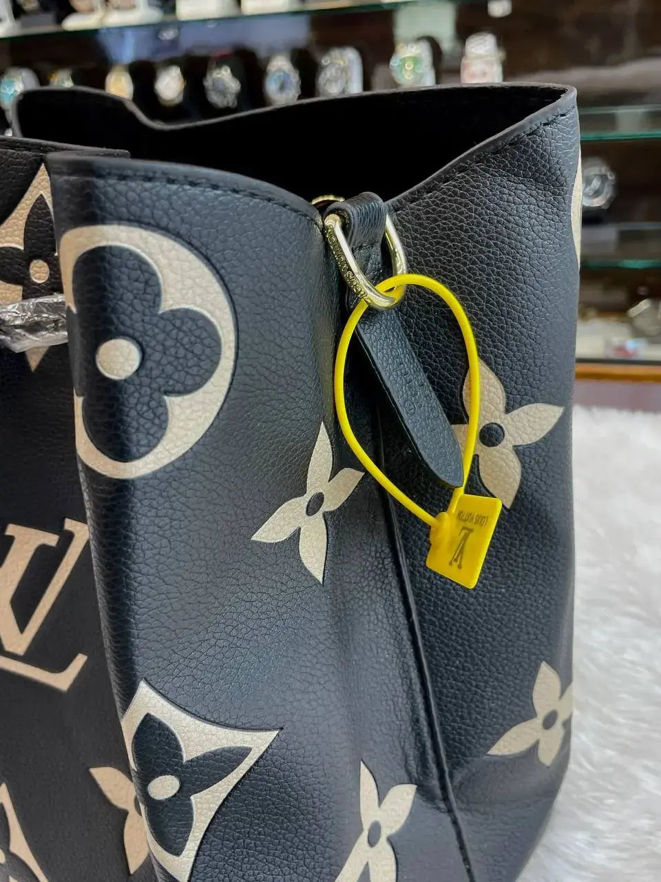 Louis Vuitton lv premium sling bag
