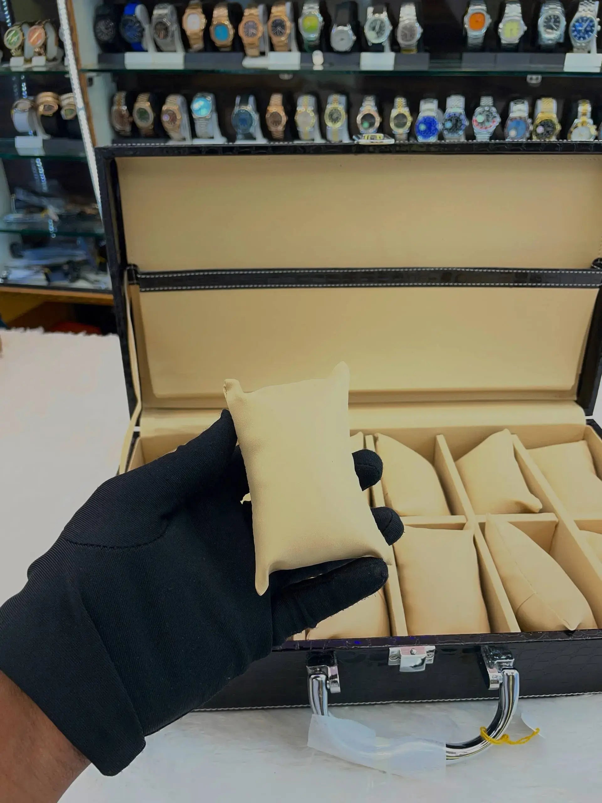 12pc cobra body briefcase (watch organiser)