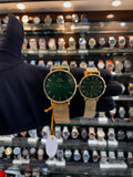 Daniel Wellington couple gold chain watch set front view