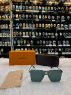 Louis vuitton (lv) in master piece for girls big frame in dark polarized shade