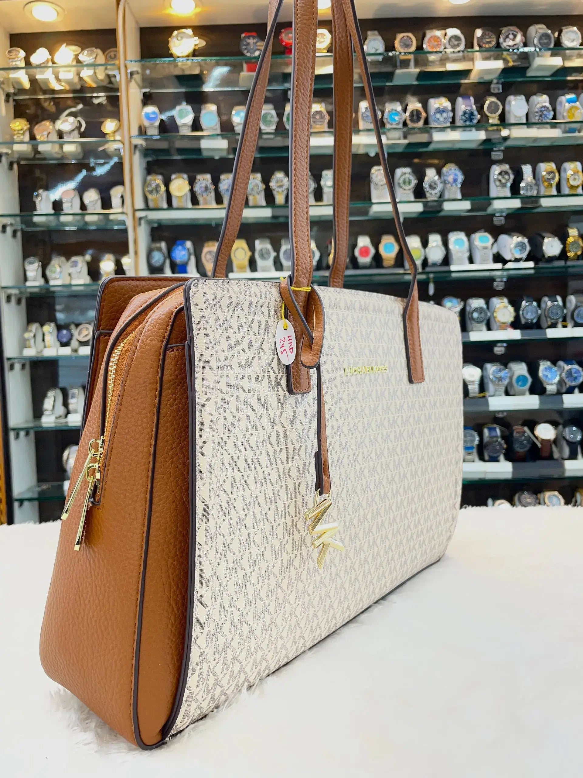 Michael Kors (mk) laila medium logo tote bag in master piece cream body