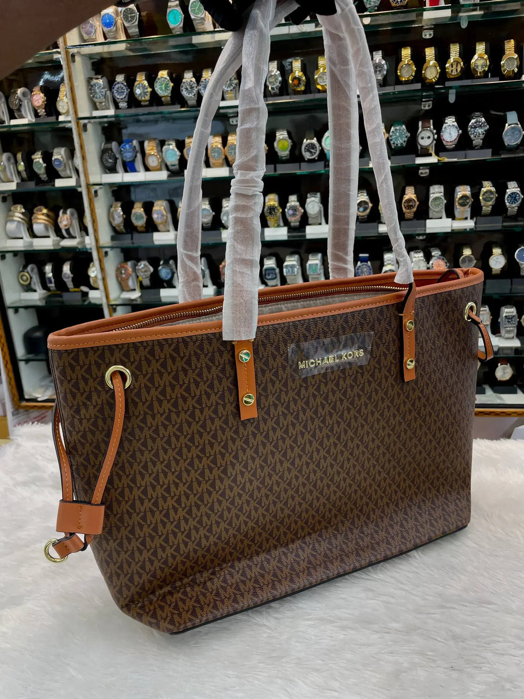 Michael Kors tote bag with pouch