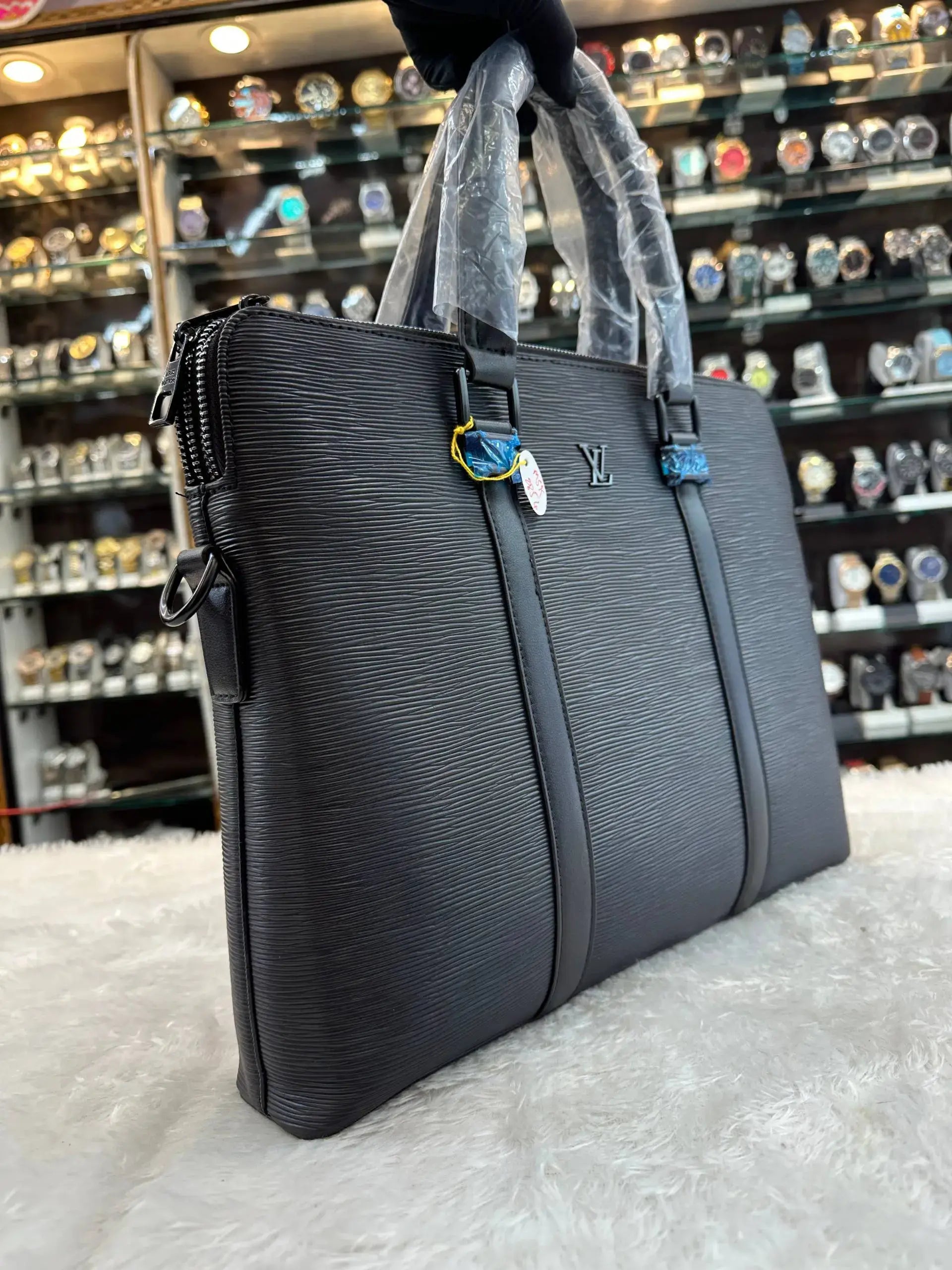 Louis vuitton (lv) laptop bag in heavy quality