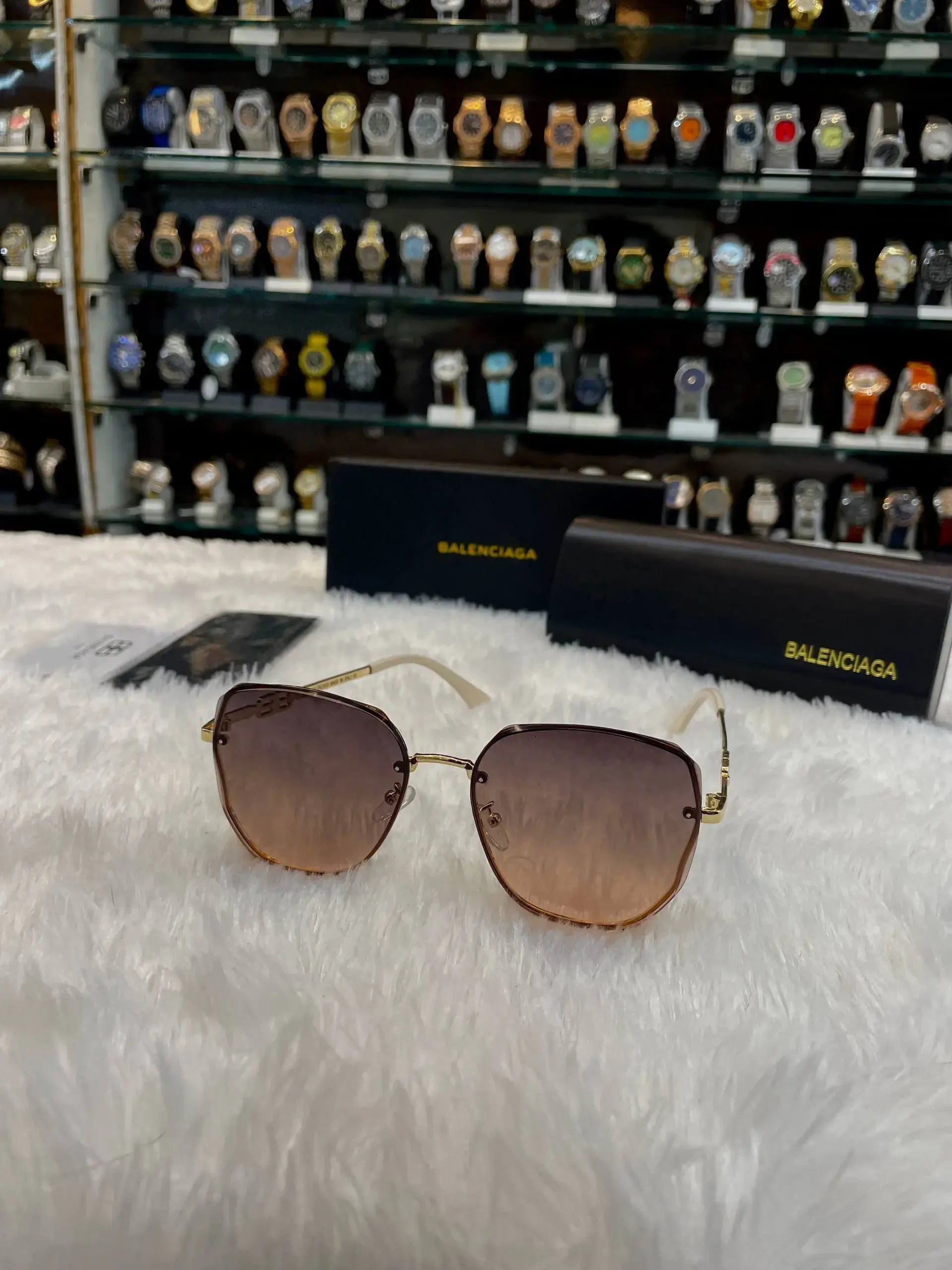 Balenciaga girls glasses in master piece