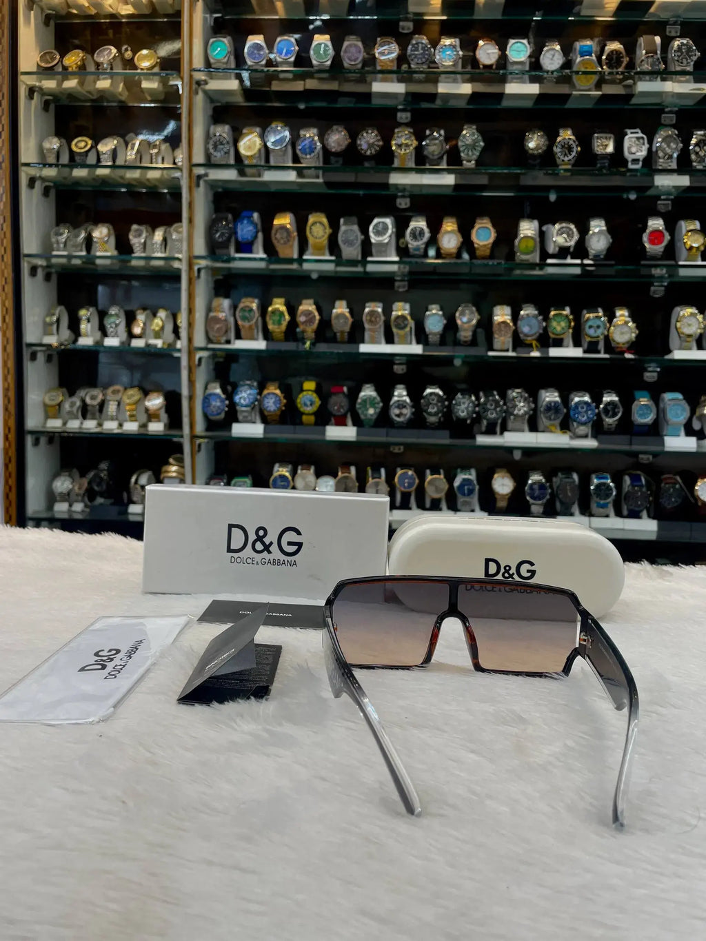 Dolce & Gabbana d&g now in master piece big frame brown