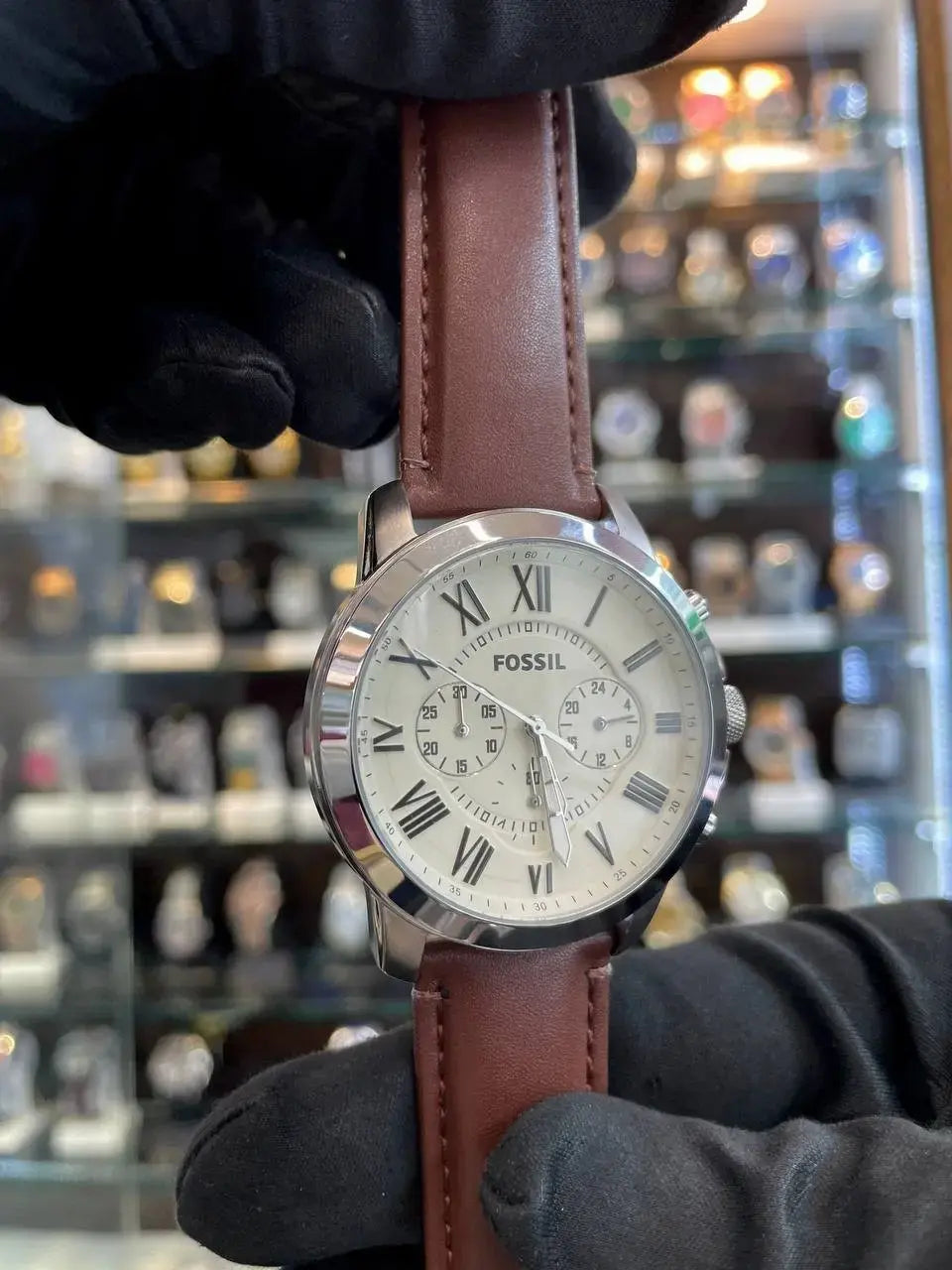 Fossil white chrono dial leather master piece