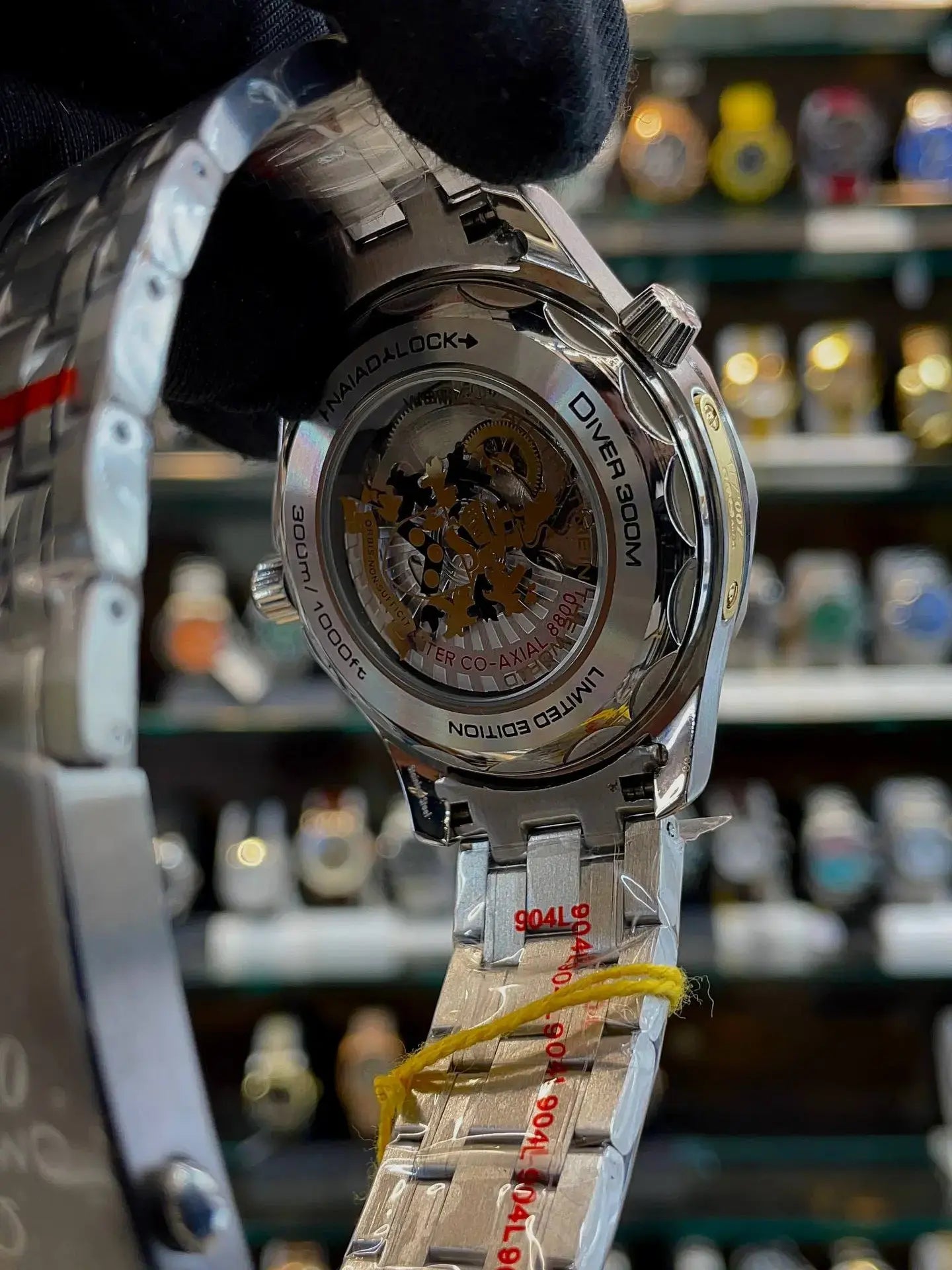 Omega seamaster diver 300 m james bond 007 edition in master piece