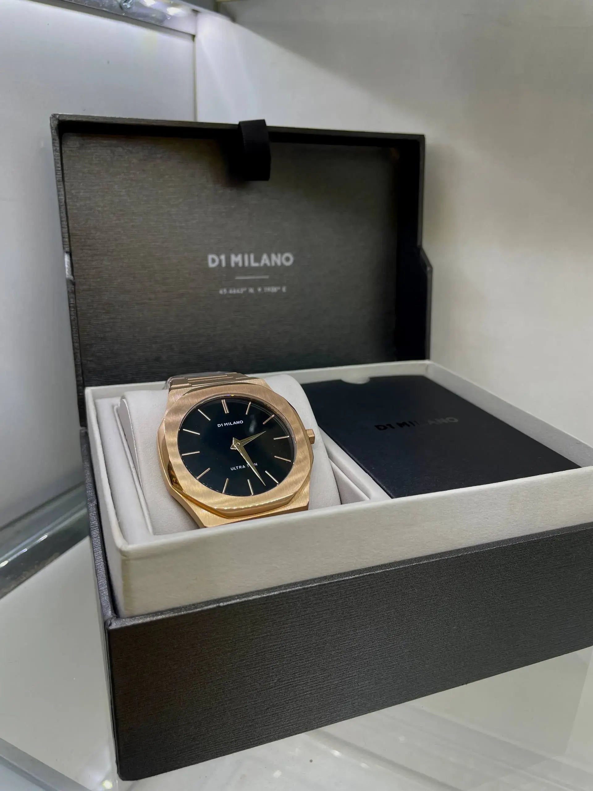 Di Milano ultra thin rose gold toned in master piece for mens