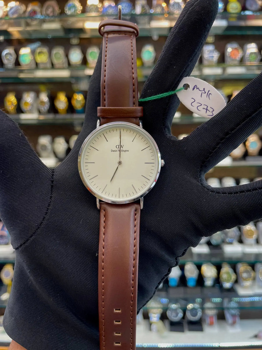 Daniel Wellington dw slim now in leather for mens