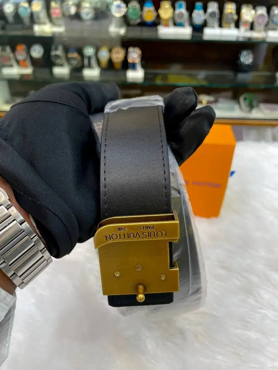 Louis Vuitton lv mens premium belt
