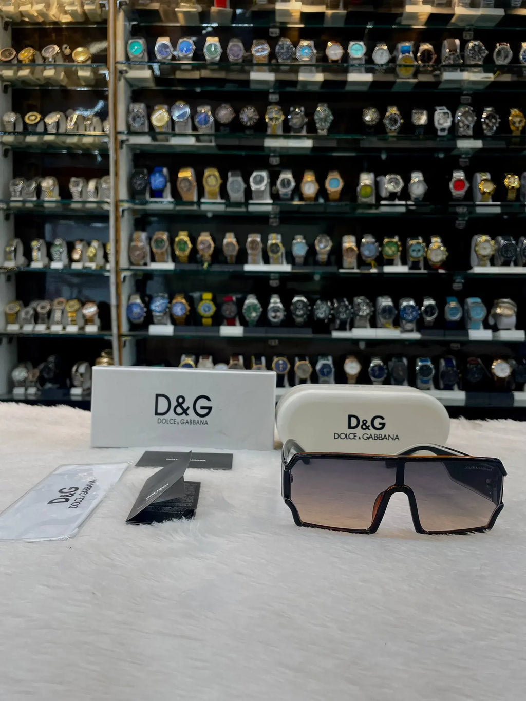 Dolce & Gabbana d&g now in master piece big frame brown