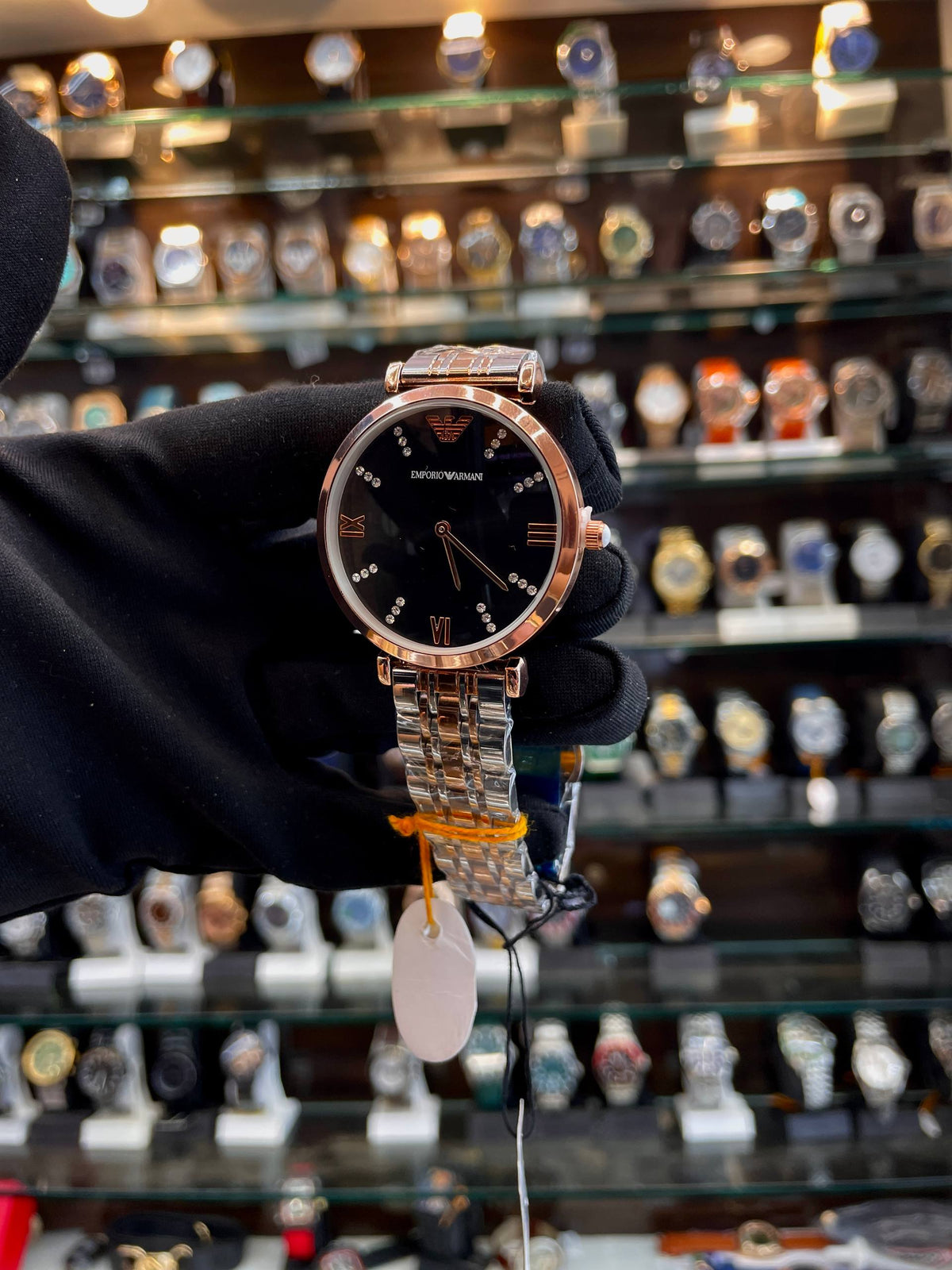 EMPORIO ARMANI. ROSE 🌹 GOLD 🥇 DIAL IN  BLACK 🖤 FOR  GIRLS  DUAL TONE